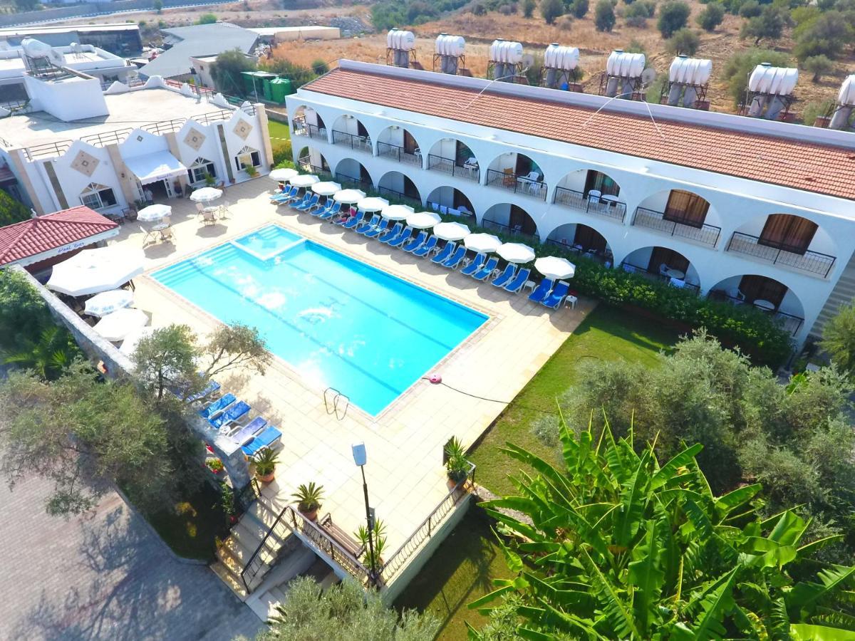 Bare Hill Holiday Apartments Krini Exteriér fotografie