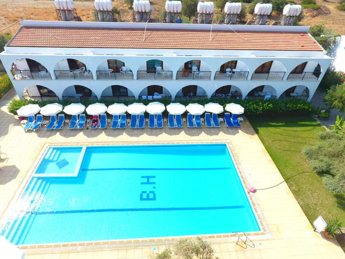 Bare Hill Holiday Apartments Krini Exteriér fotografie