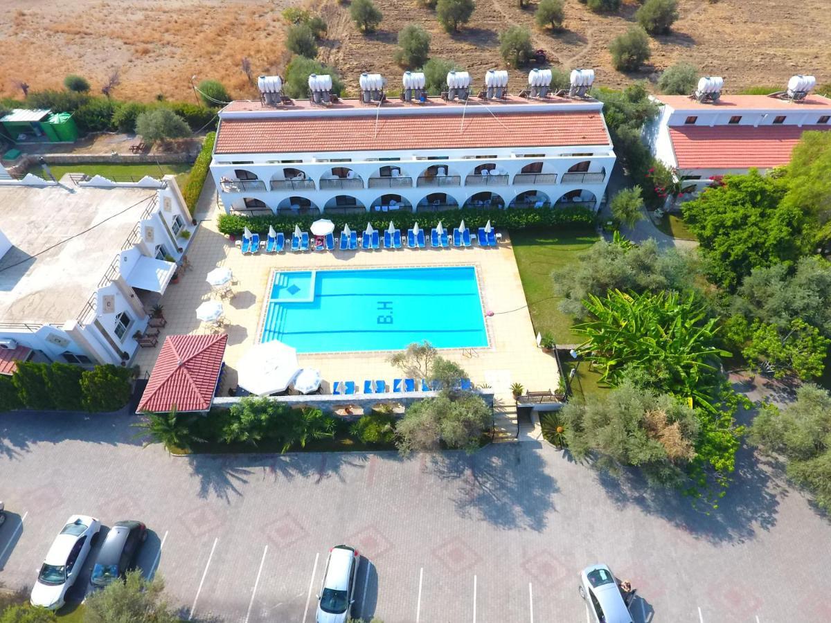 Bare Hill Holiday Apartments Krini Exteriér fotografie