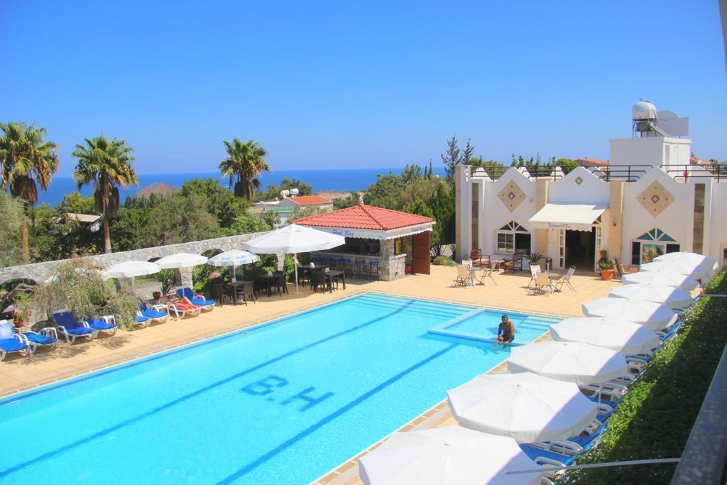 Bare Hill Holiday Apartments Krini Exteriér fotografie