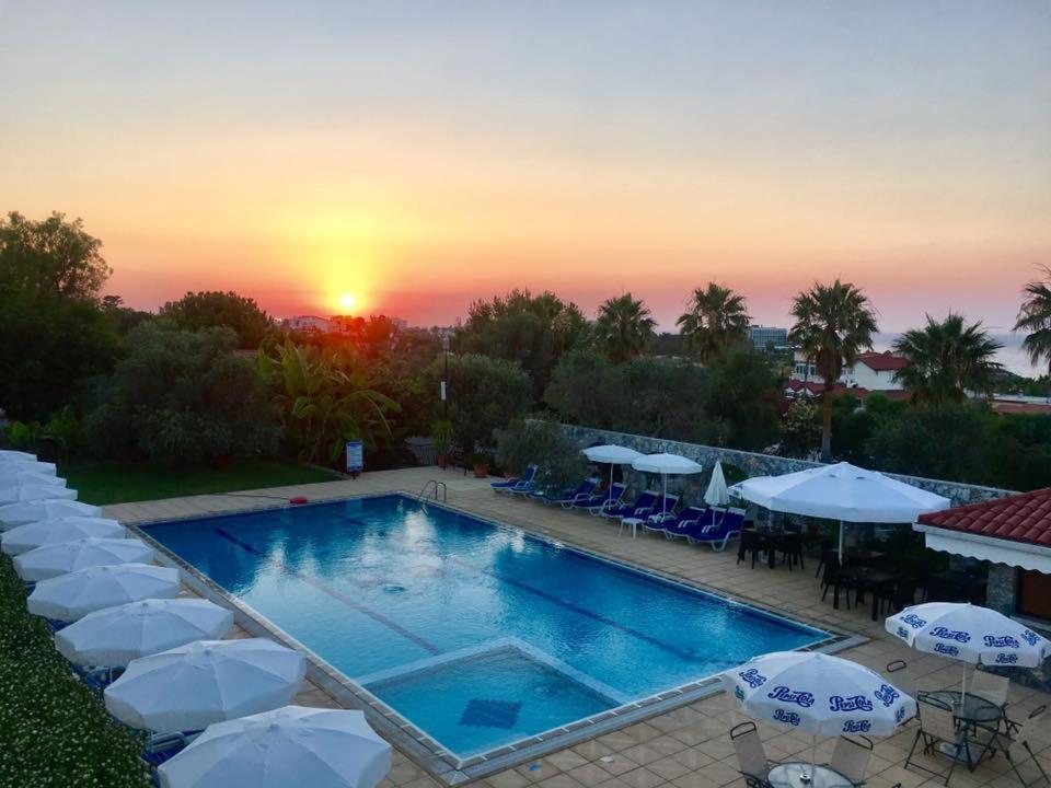 Bare Hill Holiday Apartments Krini Exteriér fotografie