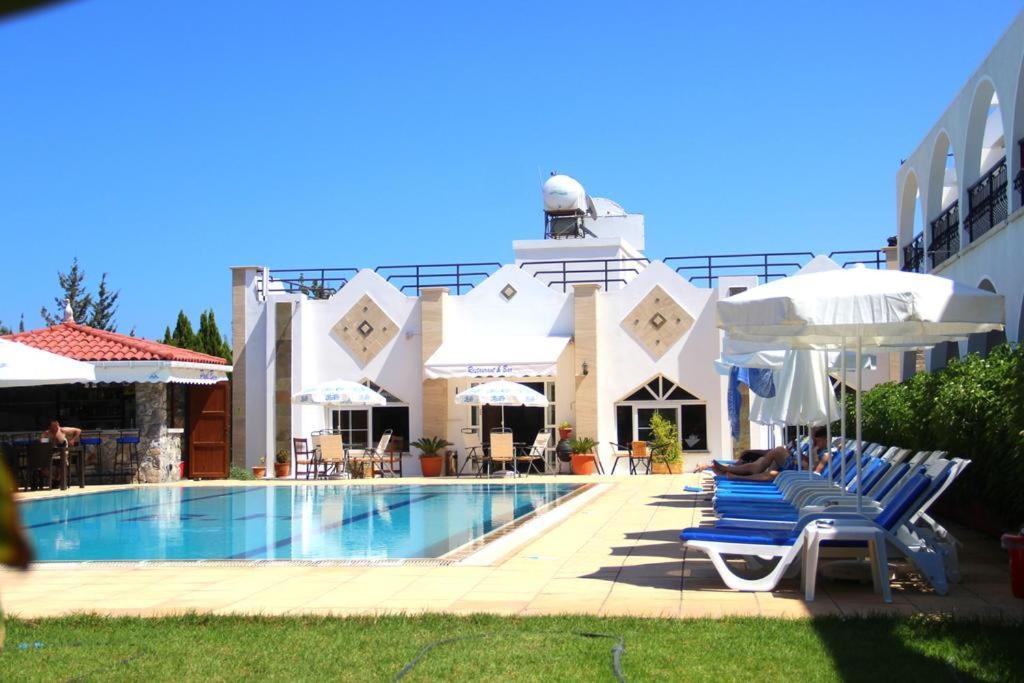 Bare Hill Holiday Apartments Krini Exteriér fotografie