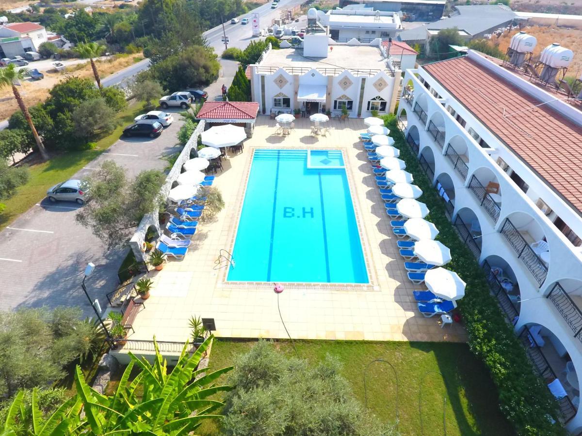 Bare Hill Holiday Apartments Krini Exteriér fotografie