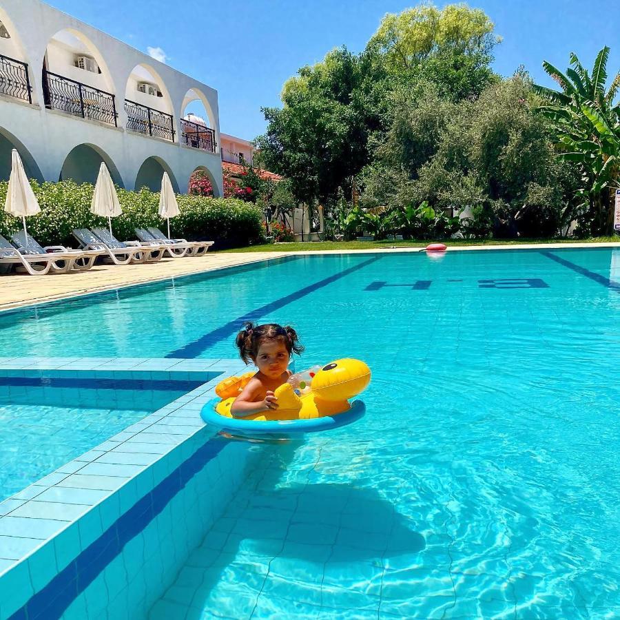 Bare Hill Holiday Apartments Krini Exteriér fotografie