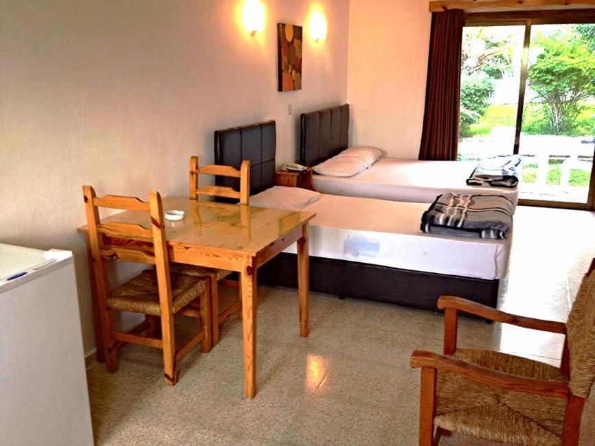 Bare Hill Holiday Apartments Krini Pokoj fotografie