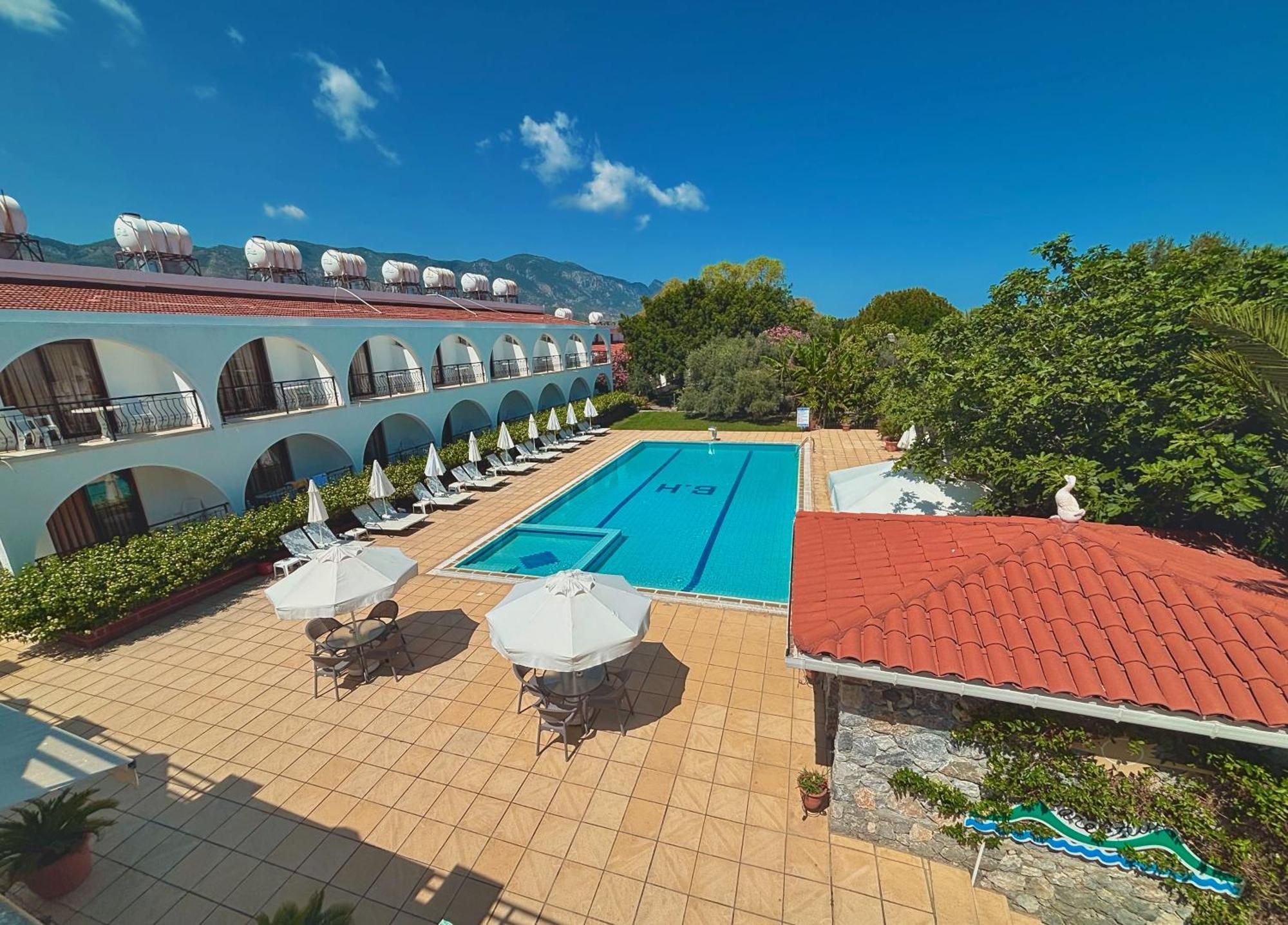 Bare Hill Holiday Apartments Krini Exteriér fotografie
