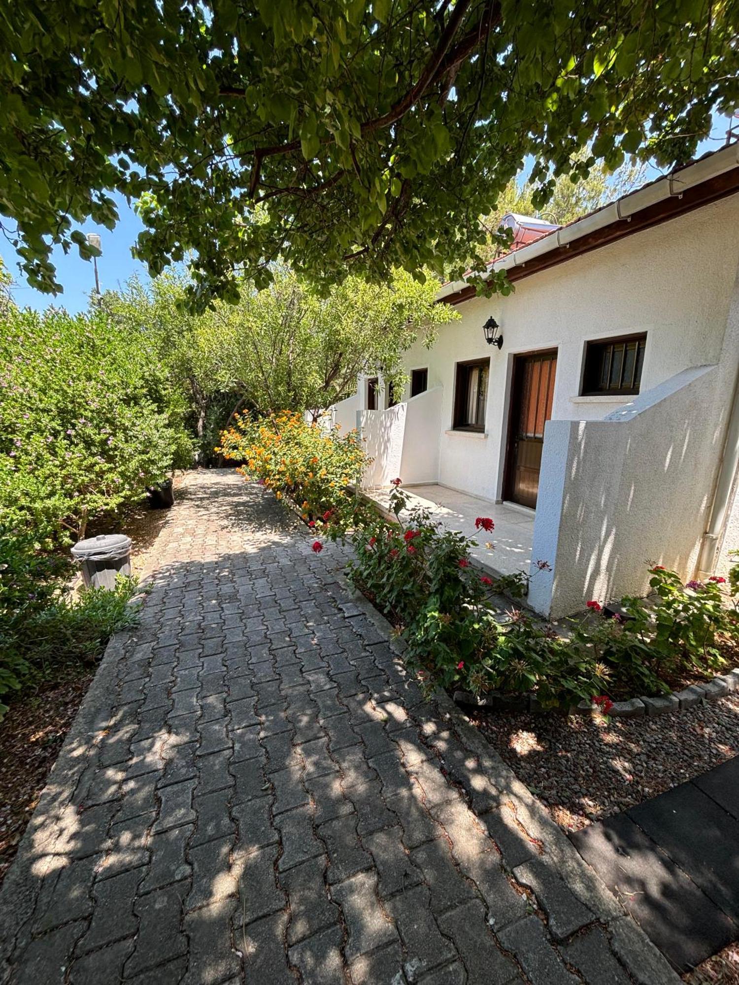 Bare Hill Holiday Apartments Krini Exteriér fotografie